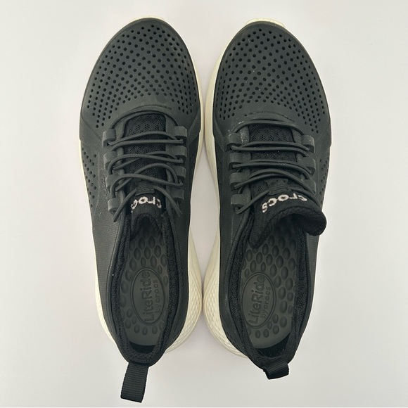 Crocs Kids LiteRide Pacer Shoe in Black and White size 4 Junior Casual Slip-on - Picture 6 of 10